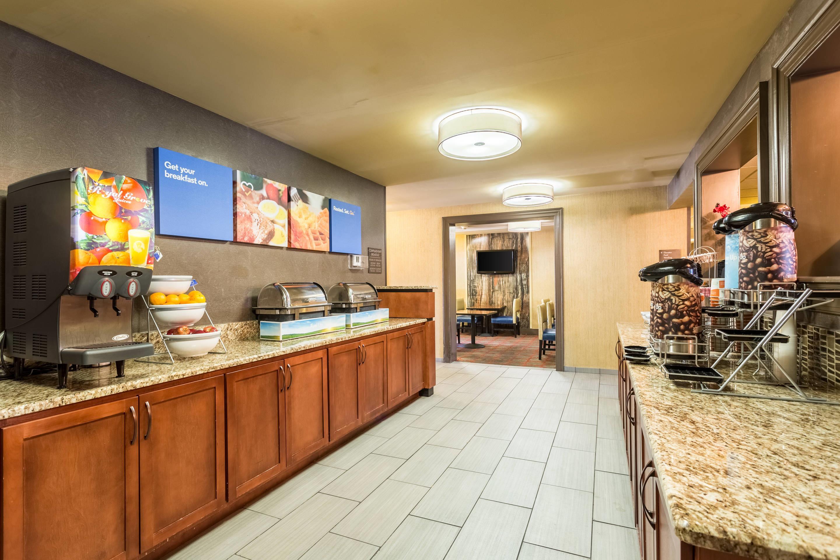 Breakfast counter | Comfort Inn