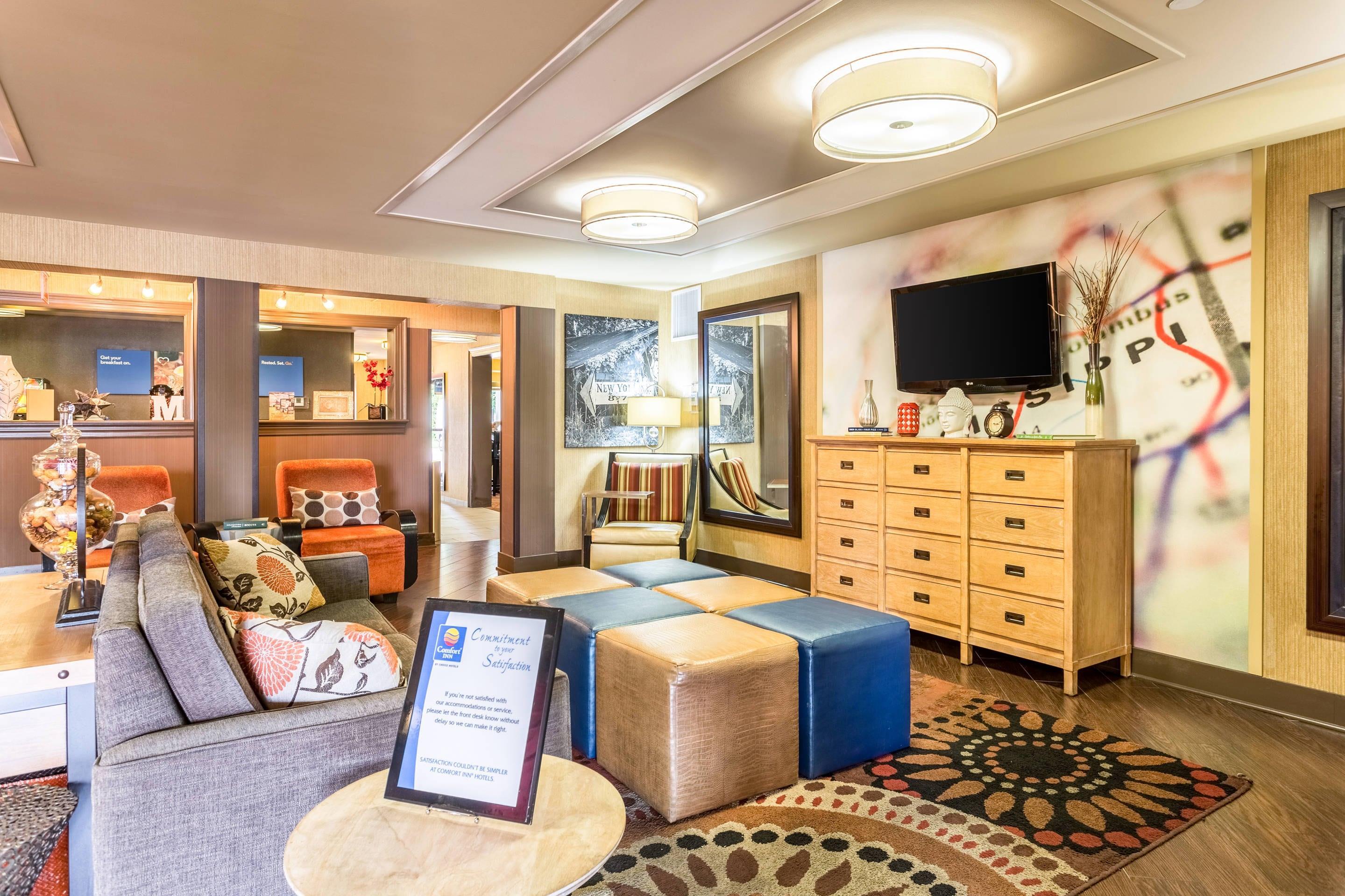 Spacious lobby | Comfort Inn