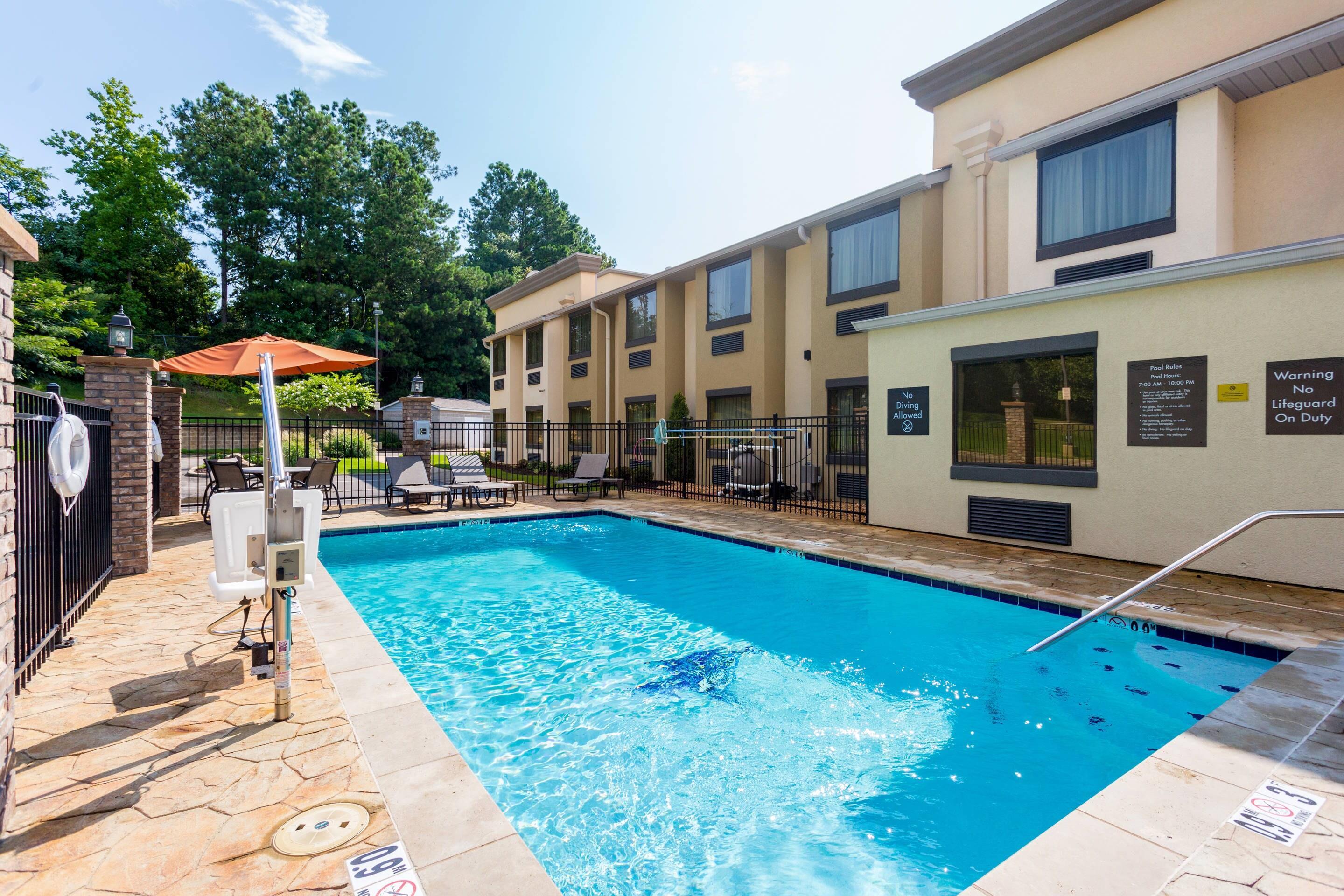 Relax poolside | Comfort Inn