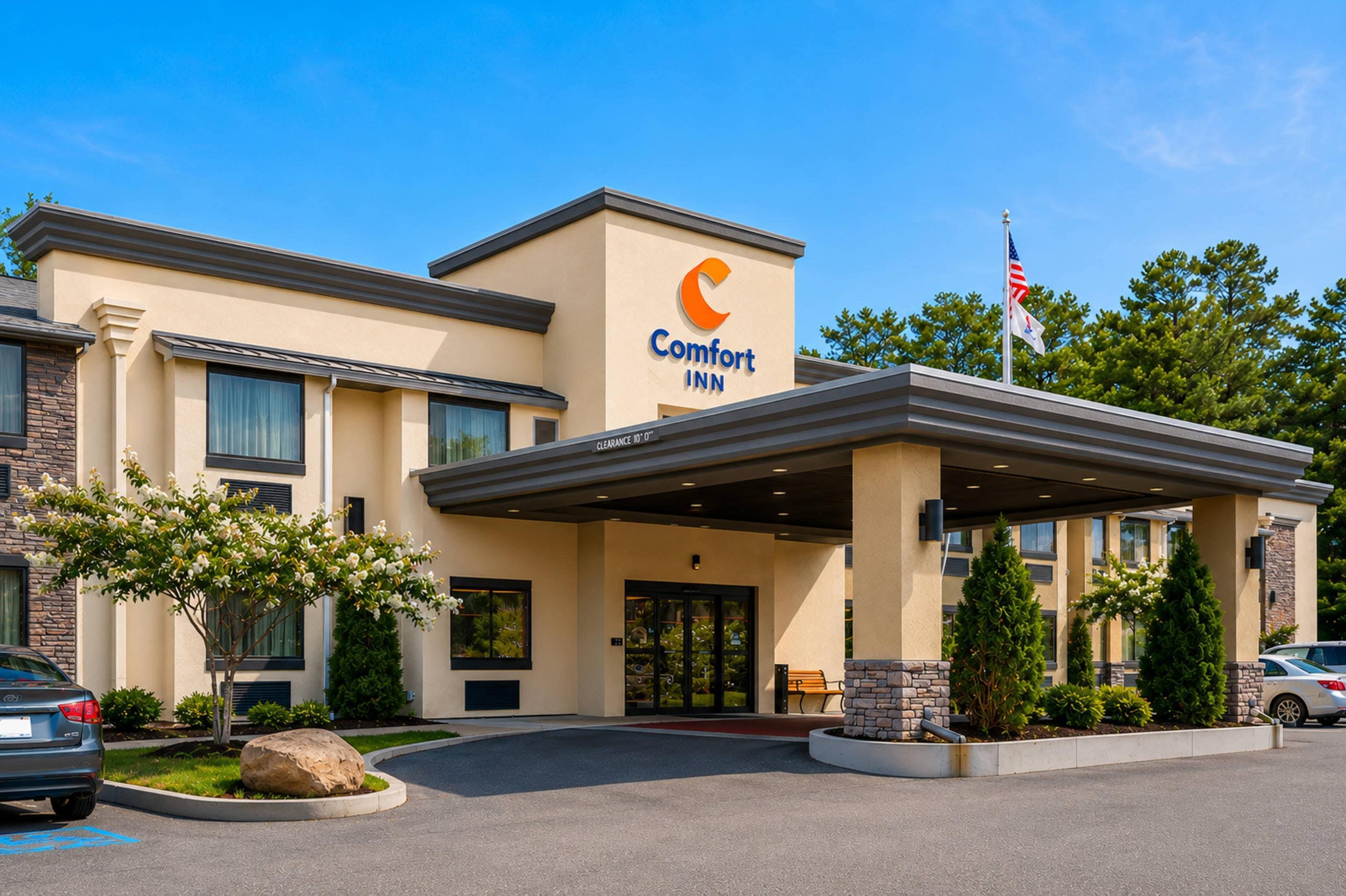 Hotel exterior | Comfort Inn Tupelo Central