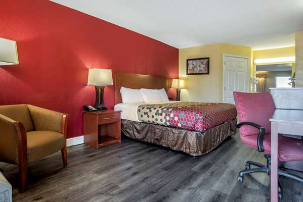  - Econo Lodge Tupelo - I-22, Exit 86