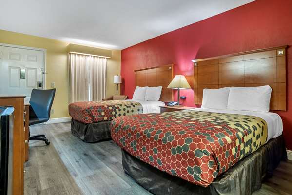  - Econo Lodge Tupelo - I-22, Exit 86