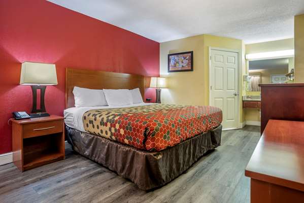  - Econo Lodge Tupelo - I-22, Exit 86