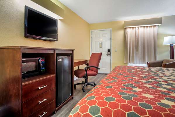  - Econo Lodge Tupelo - I-22, Exit 86