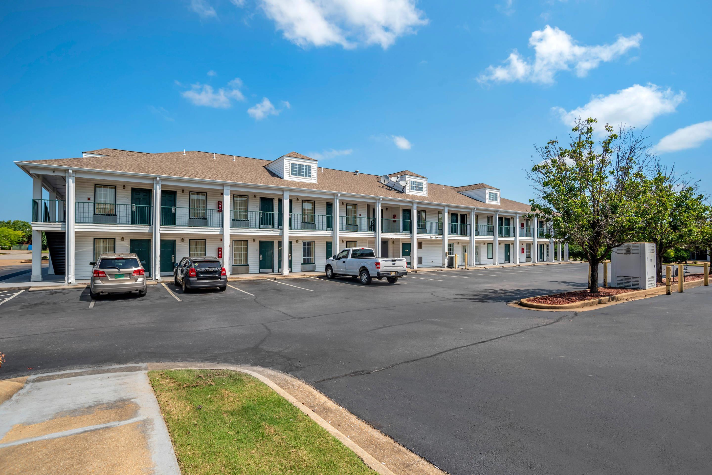 Hotel exterior | Econo Lodge Tupelo