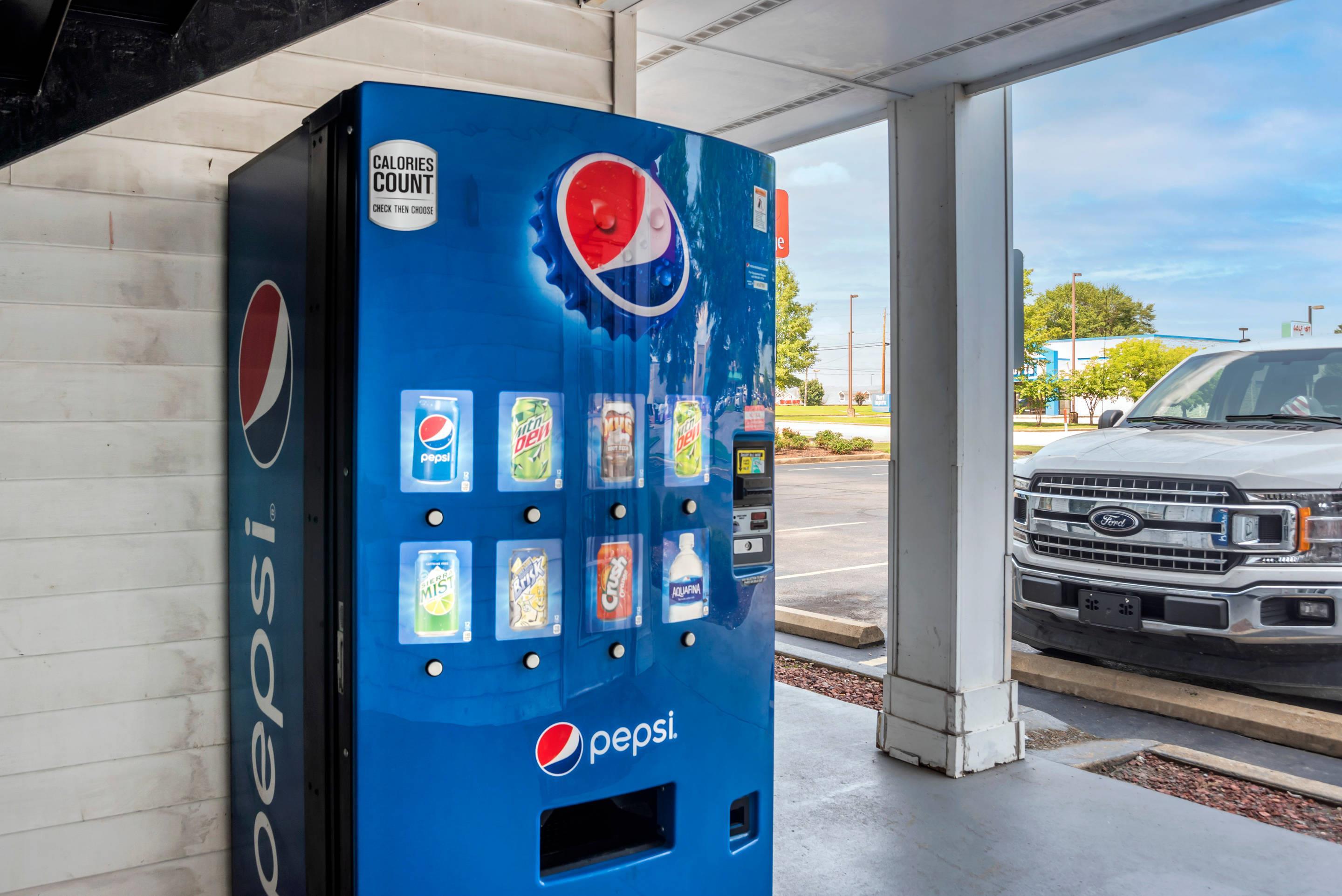 Hotel vending area | Econo Lodge Tupelo