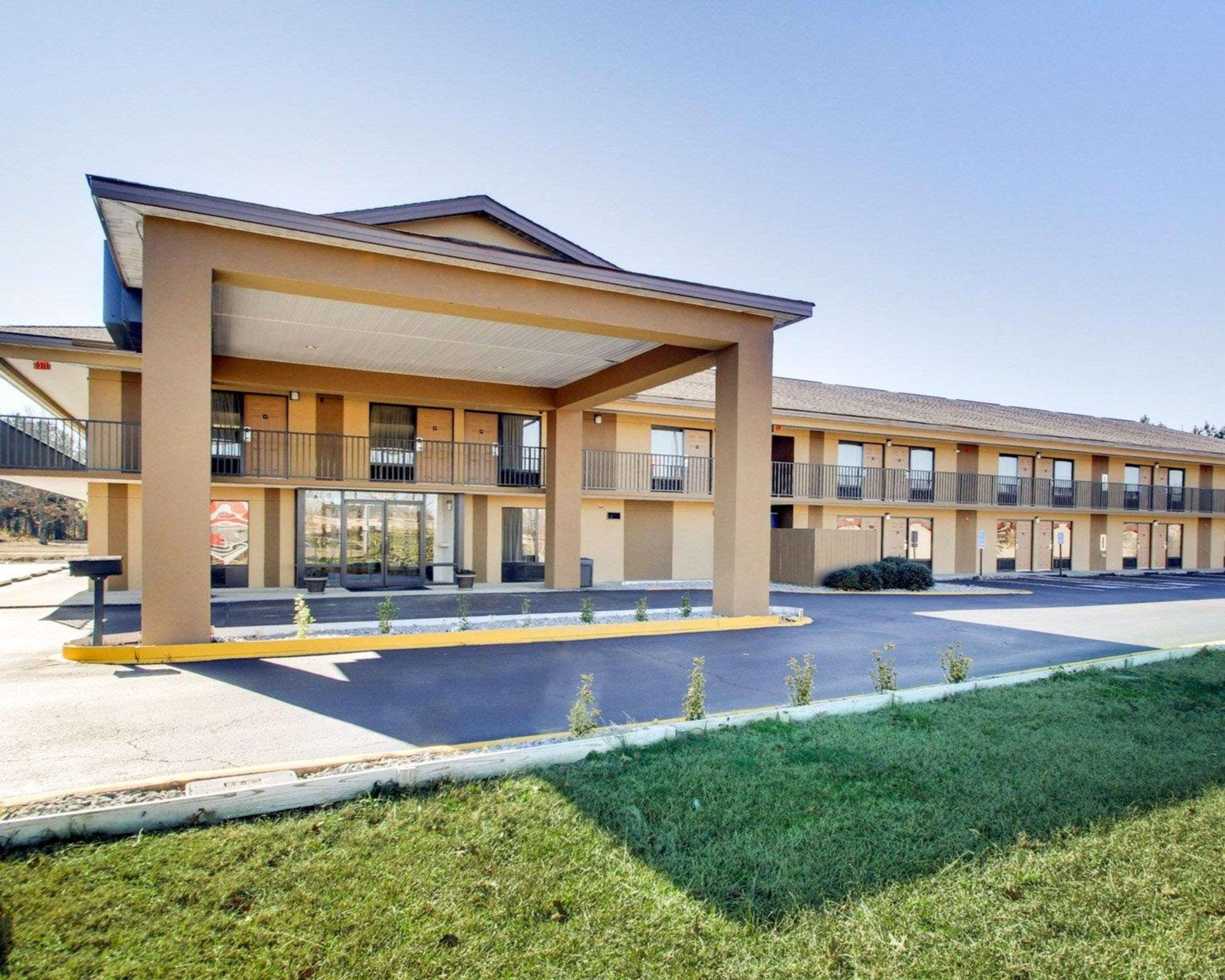 Hotel entrance | Quality Inn