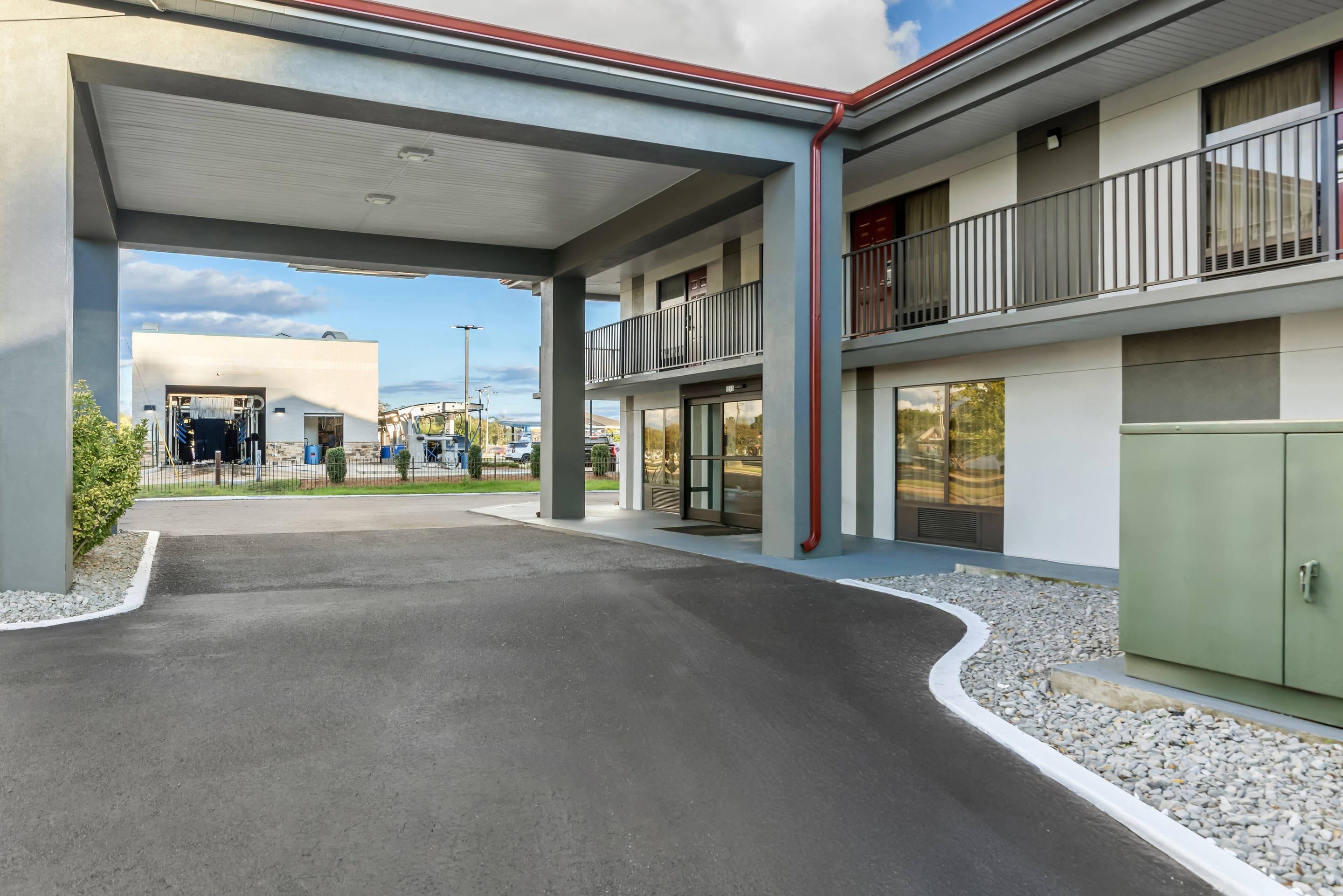 Hotel exterior | Quality Inn