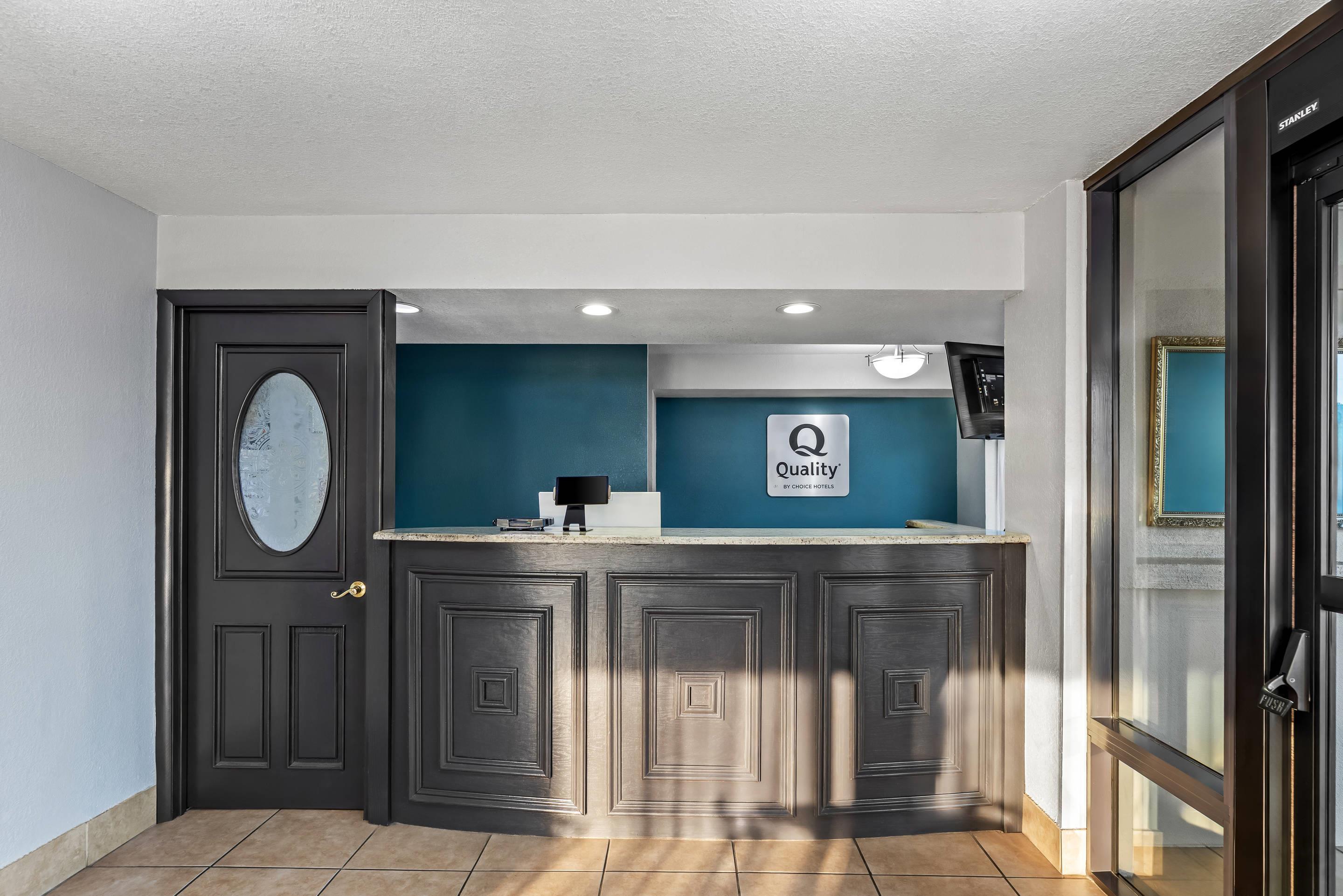 Hotel lobby | Quality Inn