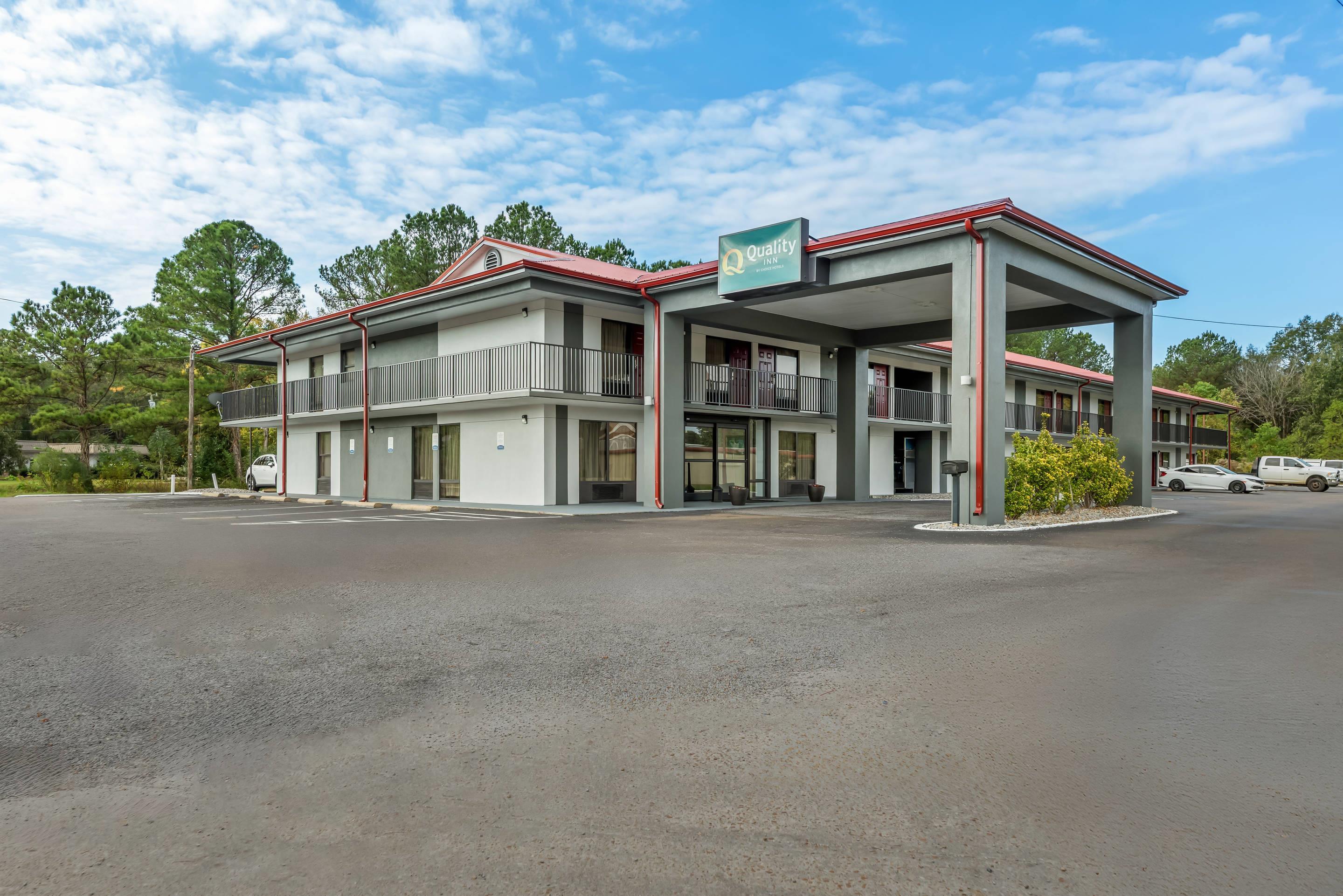 Hotel exterior | Quality Inn