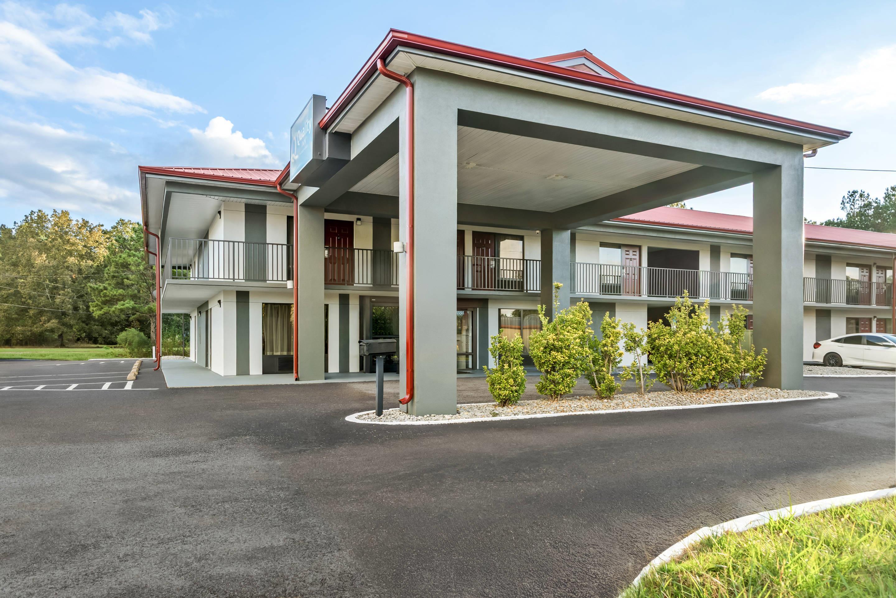 Hotel exterior | Quality Inn