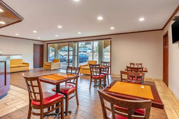  - Econo Lodge Kosciusko