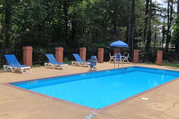 Pool - Econo Lodge Kosciusko