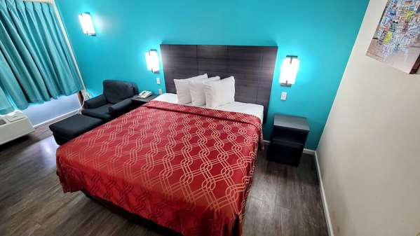  - Econo Lodge Kosciusko