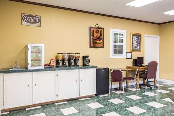 Amenities - Rodeway Inn Hazelhurst