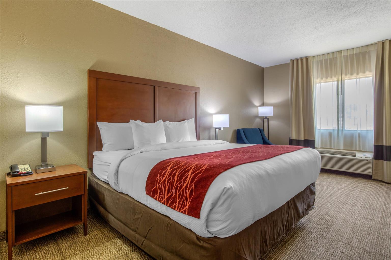 COMFORT INN AND SUITES MCCOMB-guestroom-Guest Room,On-Site.jpg