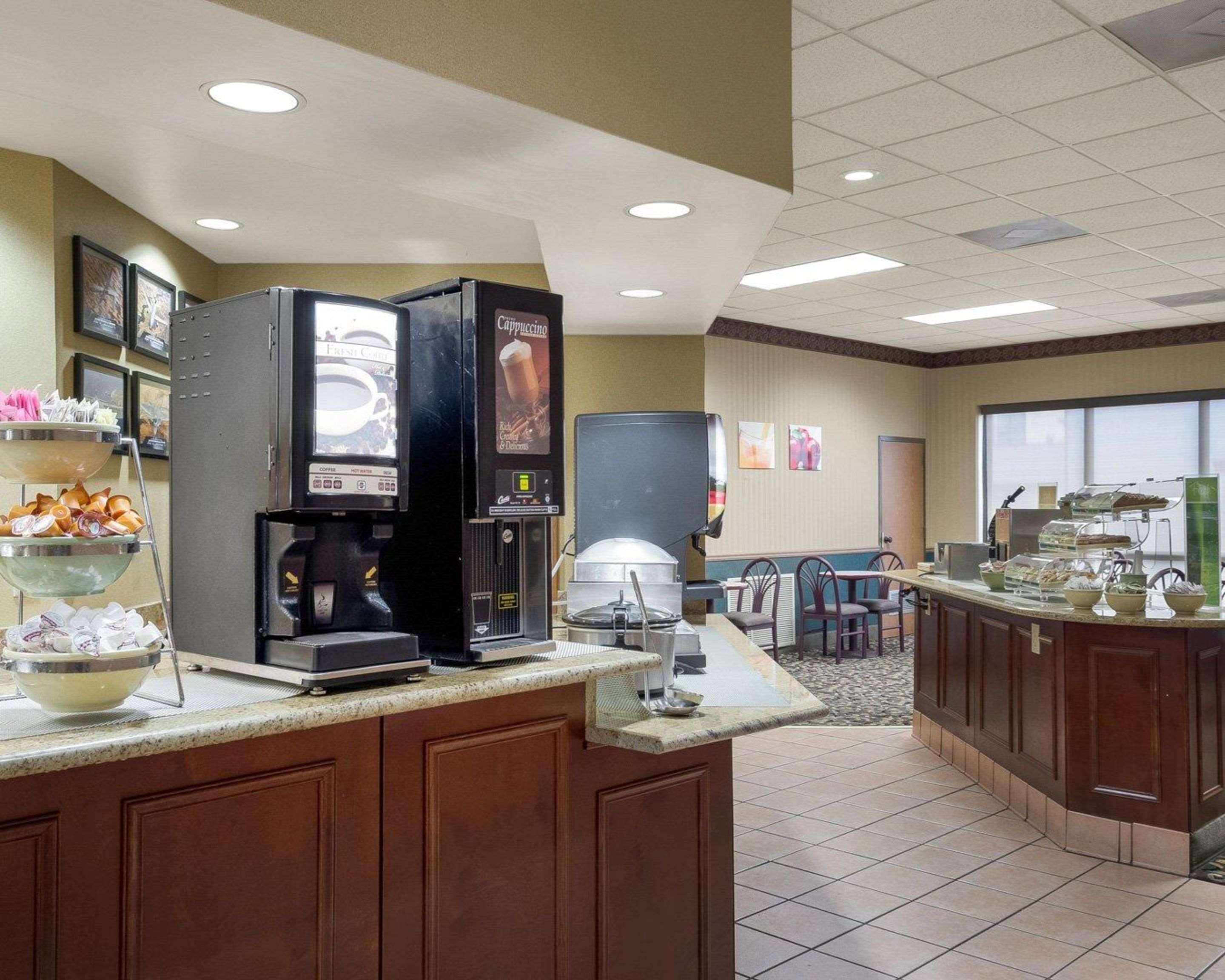 Breakfast area in the lobby