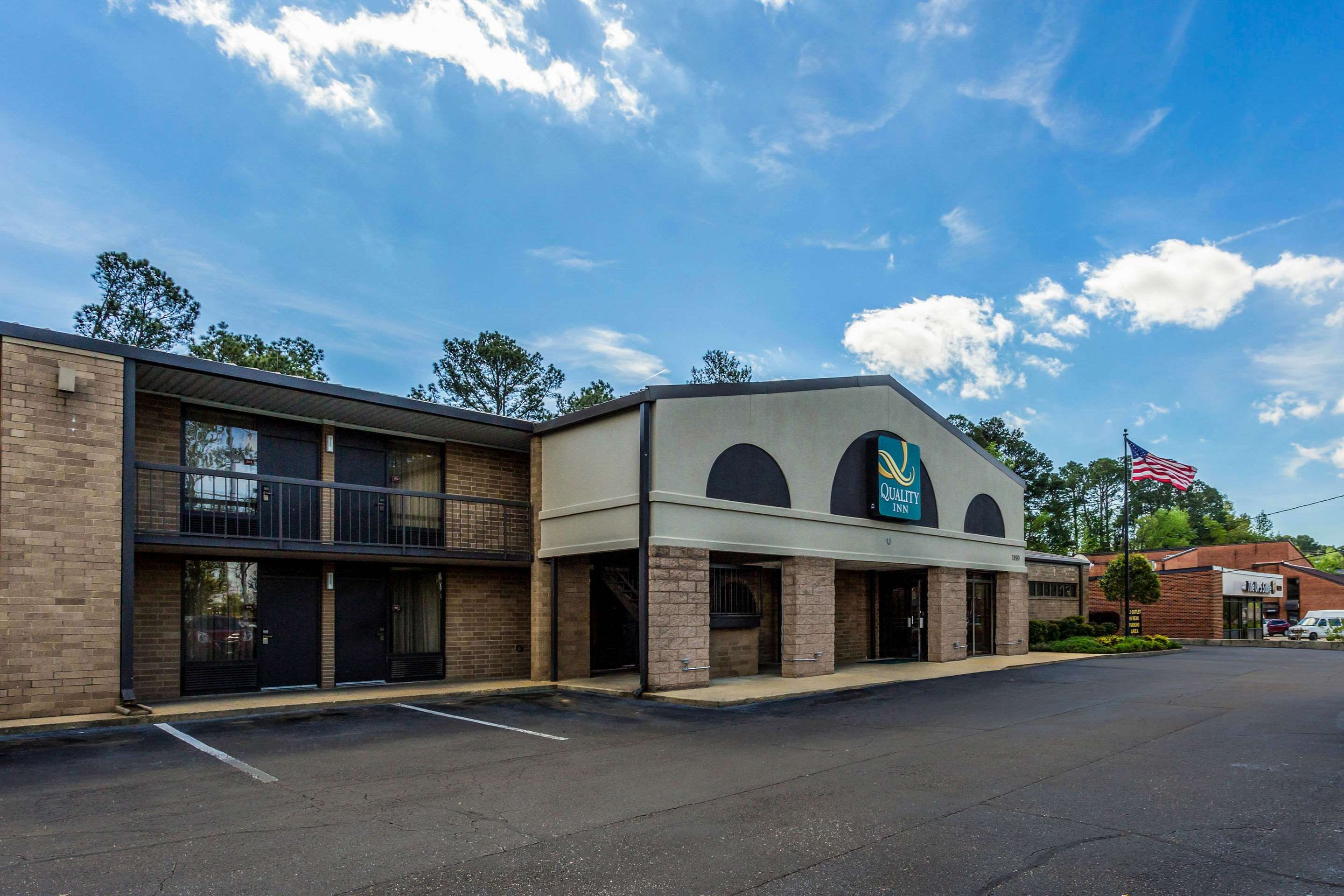 Hotel exterior | Quality Inn Tupelo