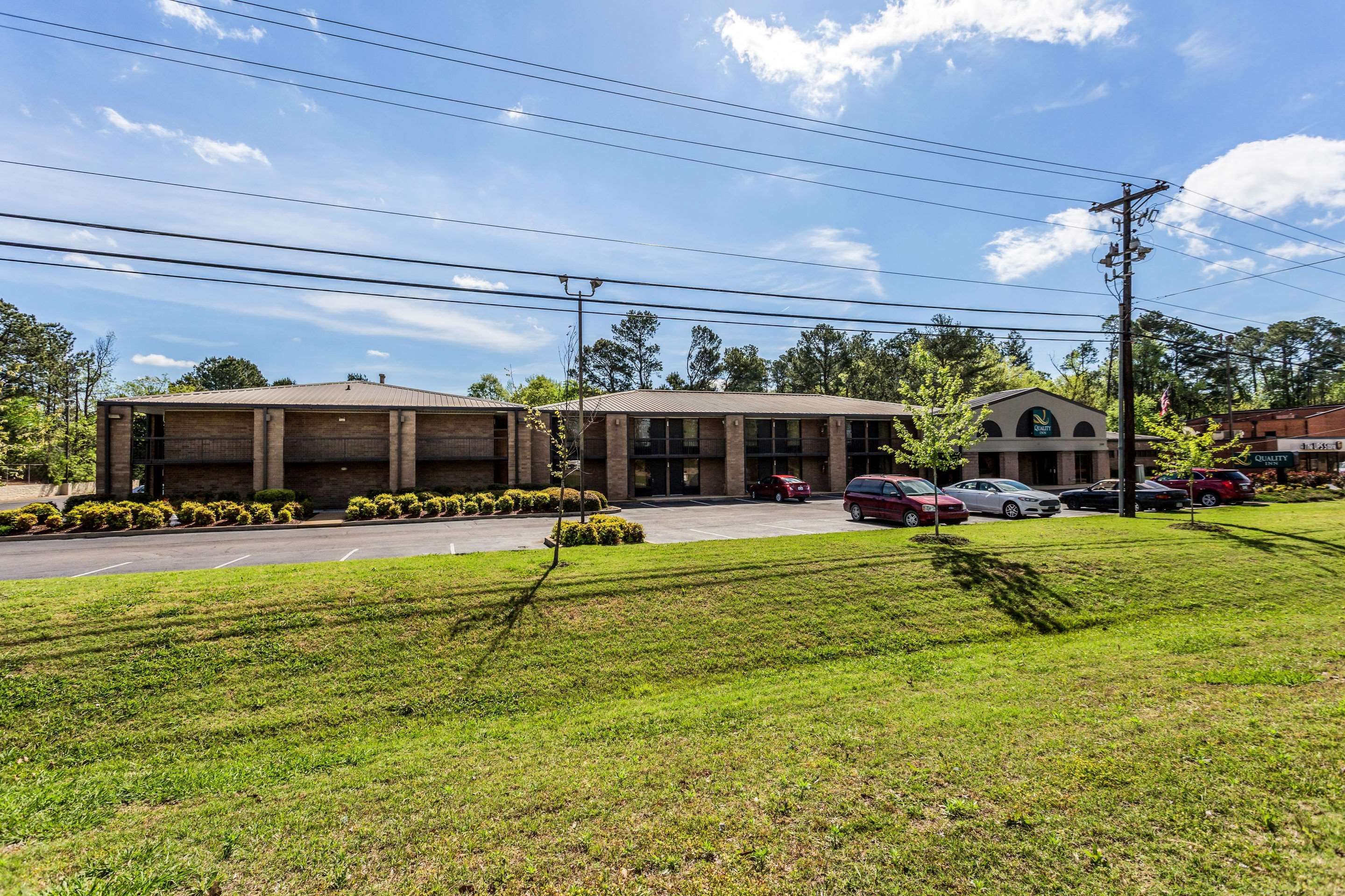 Hotel exterior | Quality Inn Tupelo
