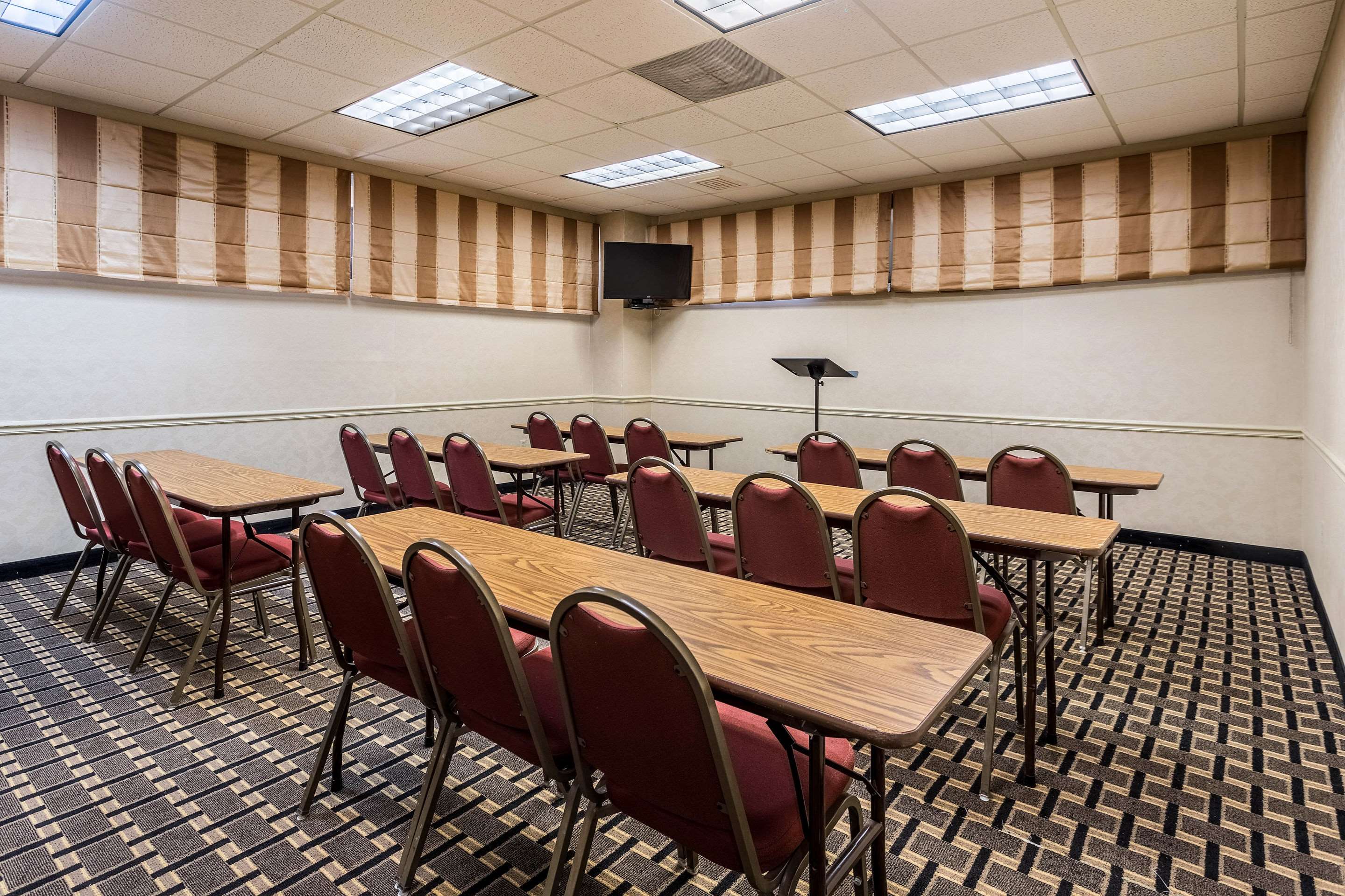 Meeting room | Quality Inn Tupelo