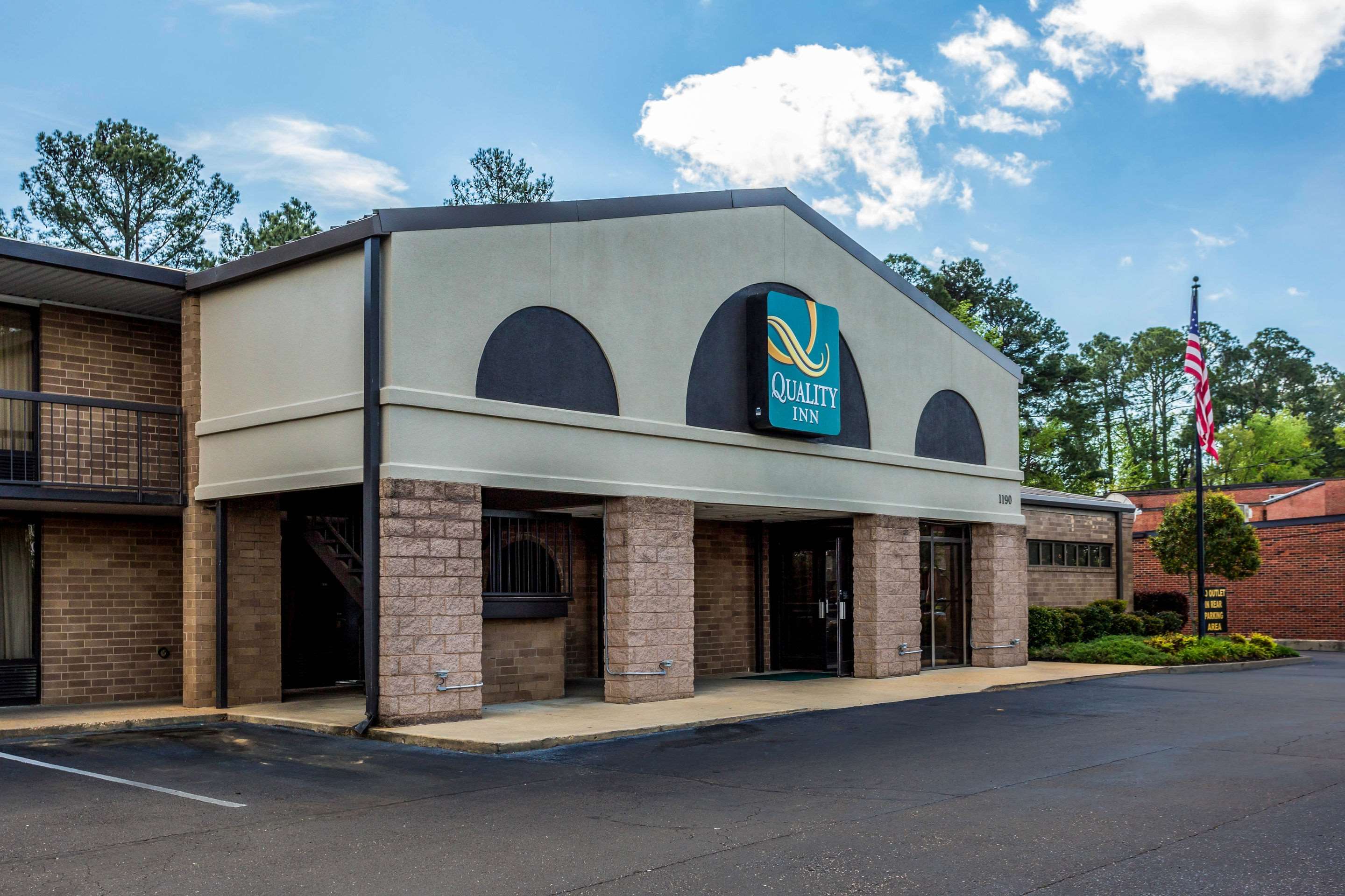 Hotel exterior | Quality Inn Tupelo