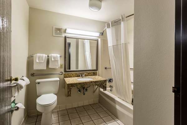  - Quality Inn North Tupelo - I-22, Exit 86