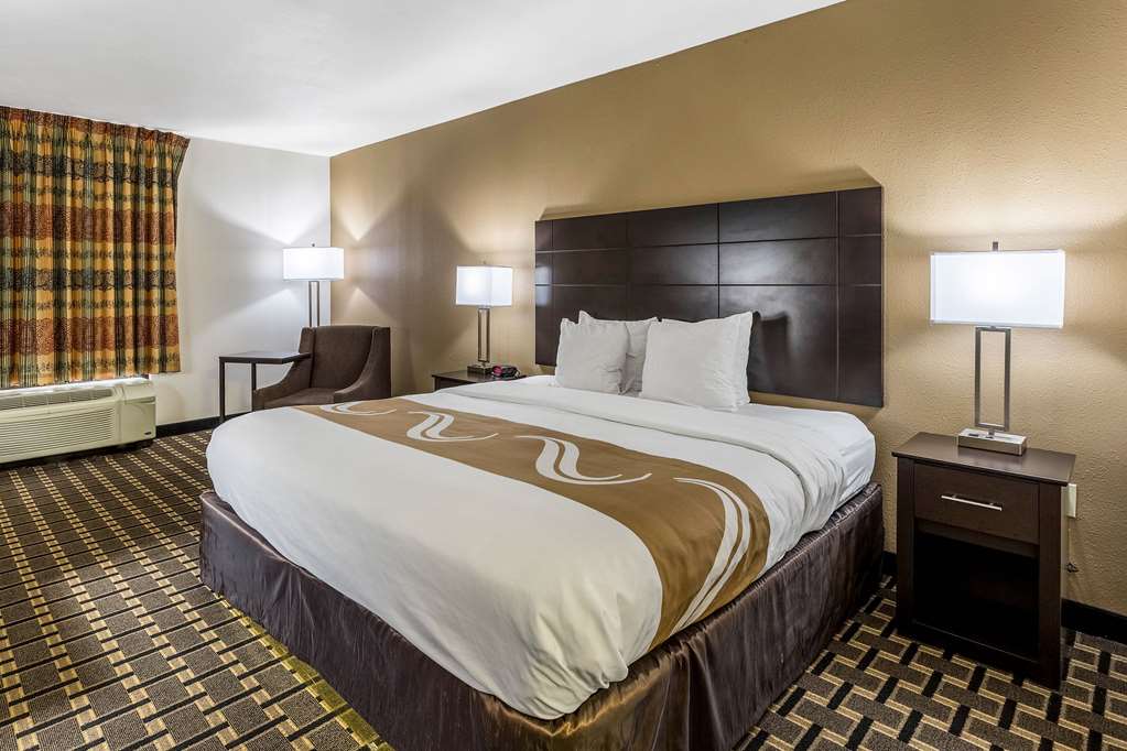QUALITY INN TUPELO-guestroom-Guest Room,On-Site.jpg