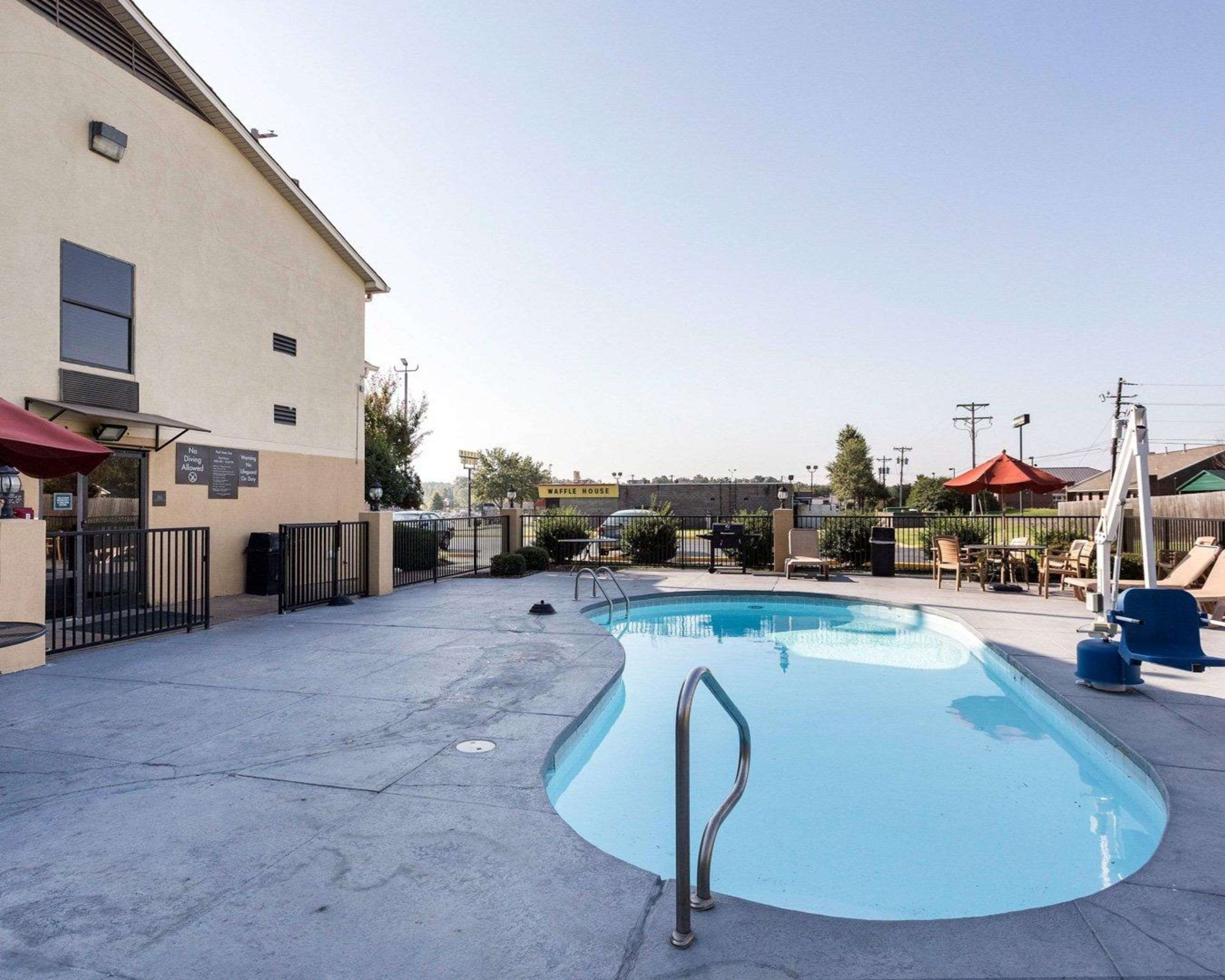 Relax on the sundeck | Quality Inn