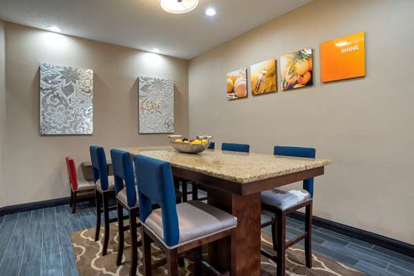 Amenities - Comfort Suites Hattiesburg - I-59, Exit 65