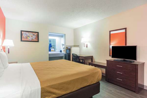 Suite - Econo Lodge Laurel - I-59, Exit 95