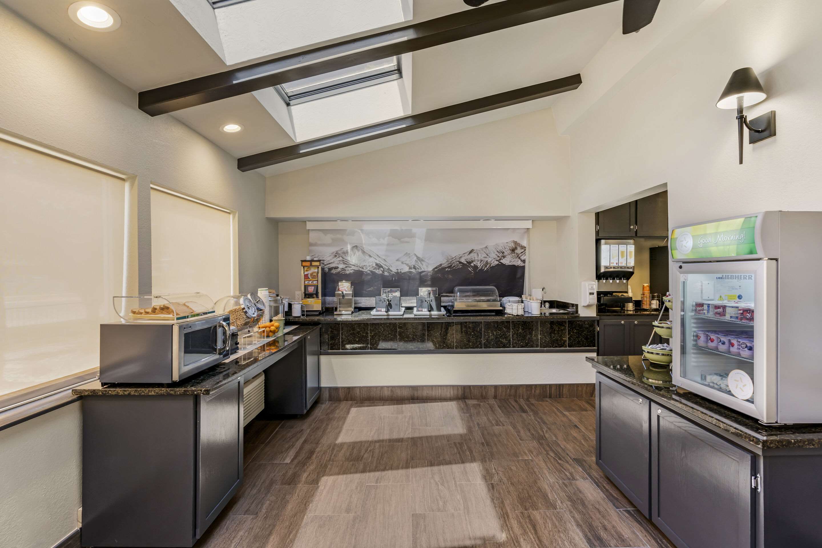 Breakfast counter | Quality Inn