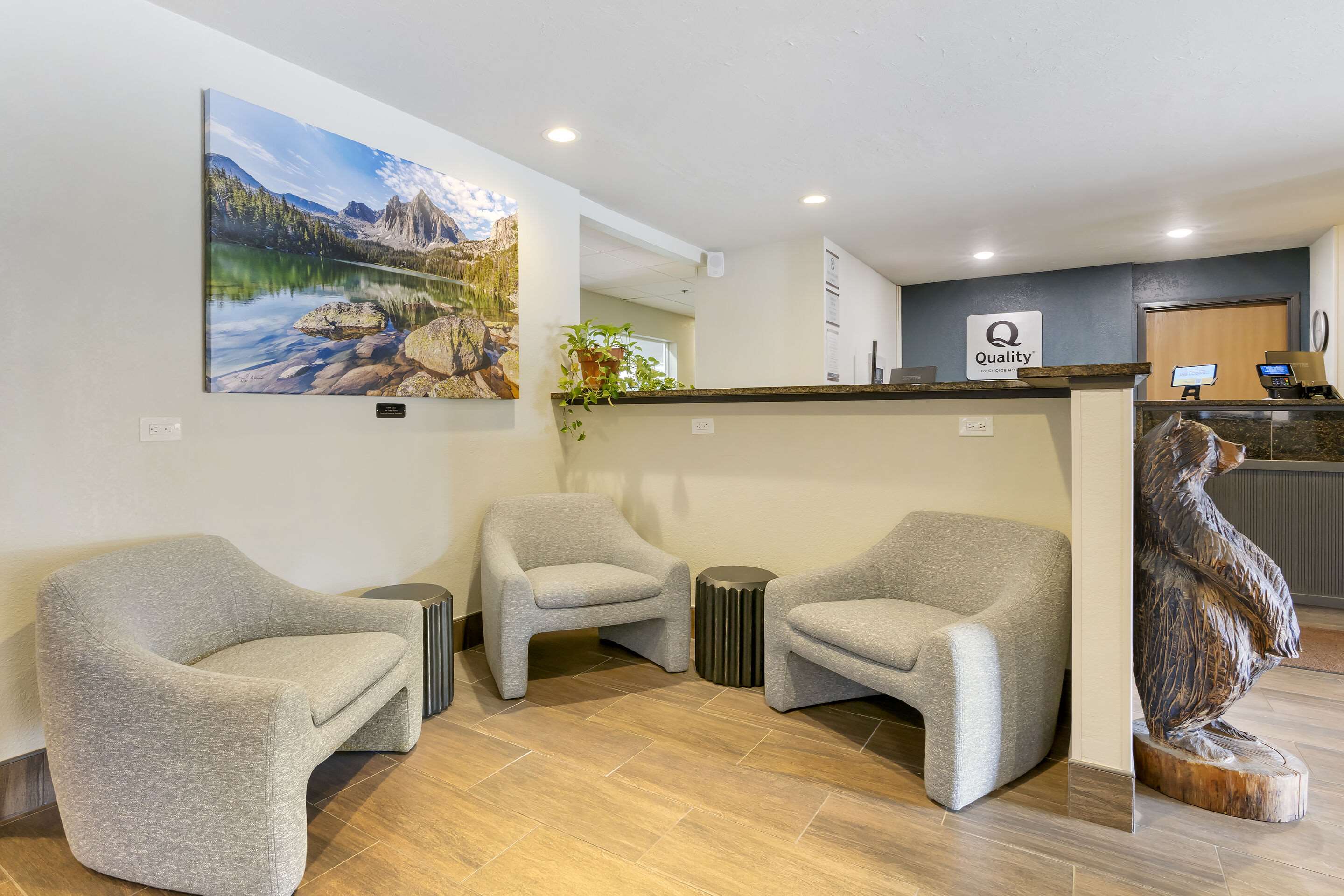 Lobby | Quality Inn