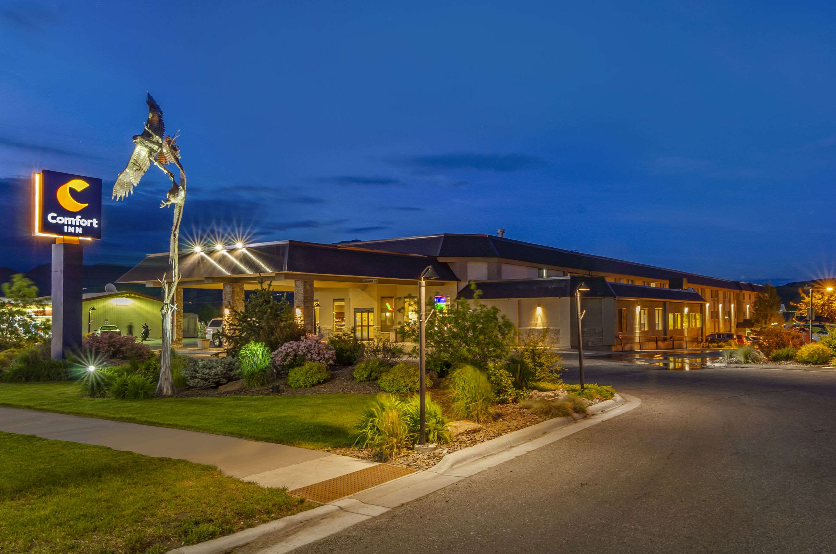 Hotel night view | Comfort Inn Bozeman near University