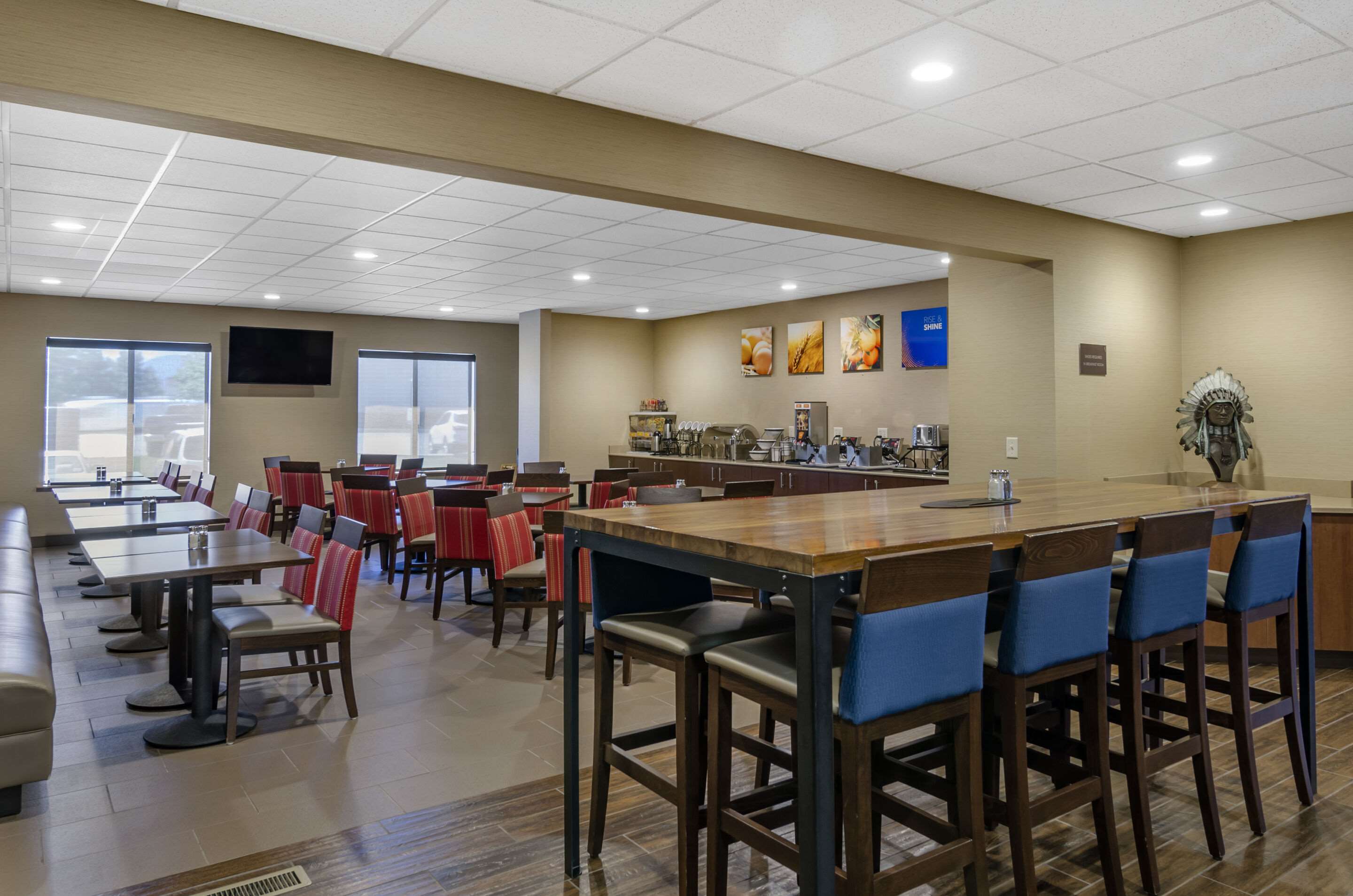 Breakfast area | Comfort Inn Bozeman near University