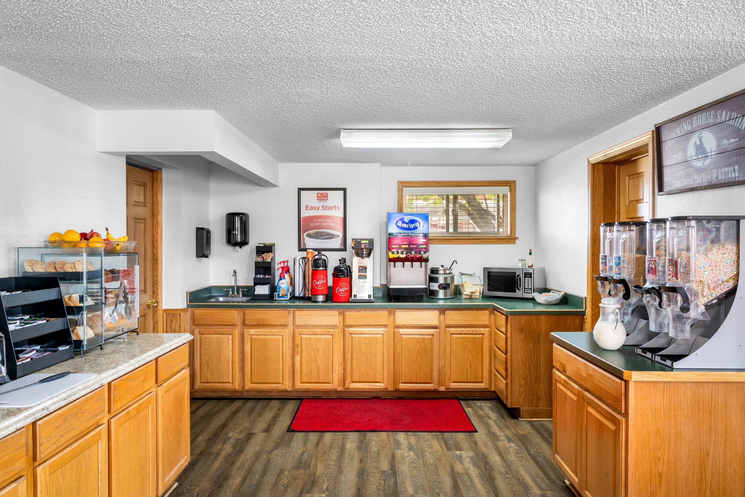 Breakfast counter | Econo Lodge Miles City
