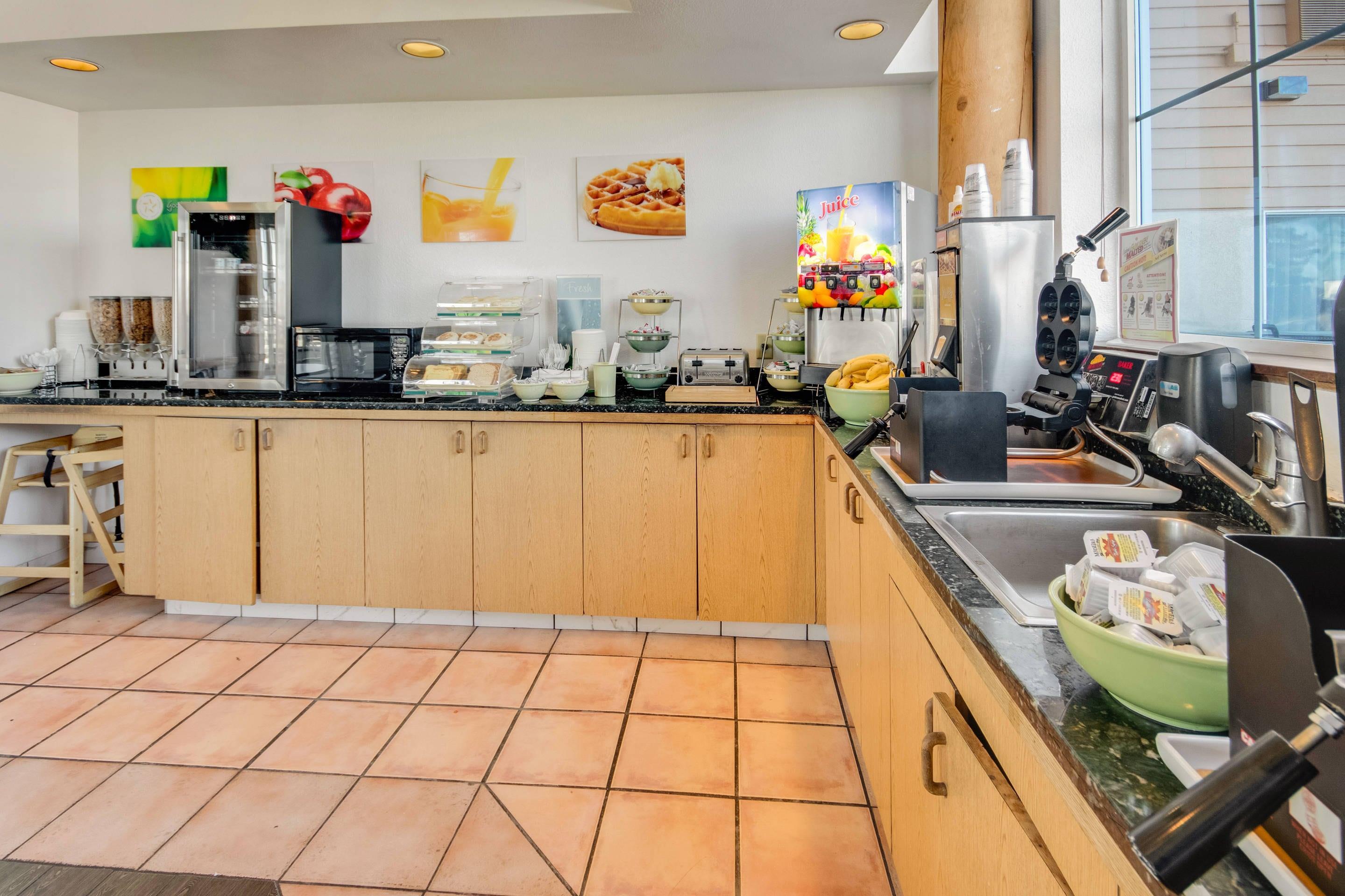Breakfast counter | Quality Inn Belgrade - Bozeman Yellowstone Airport