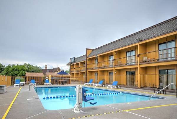 Pool - Quality Inn Kalispell