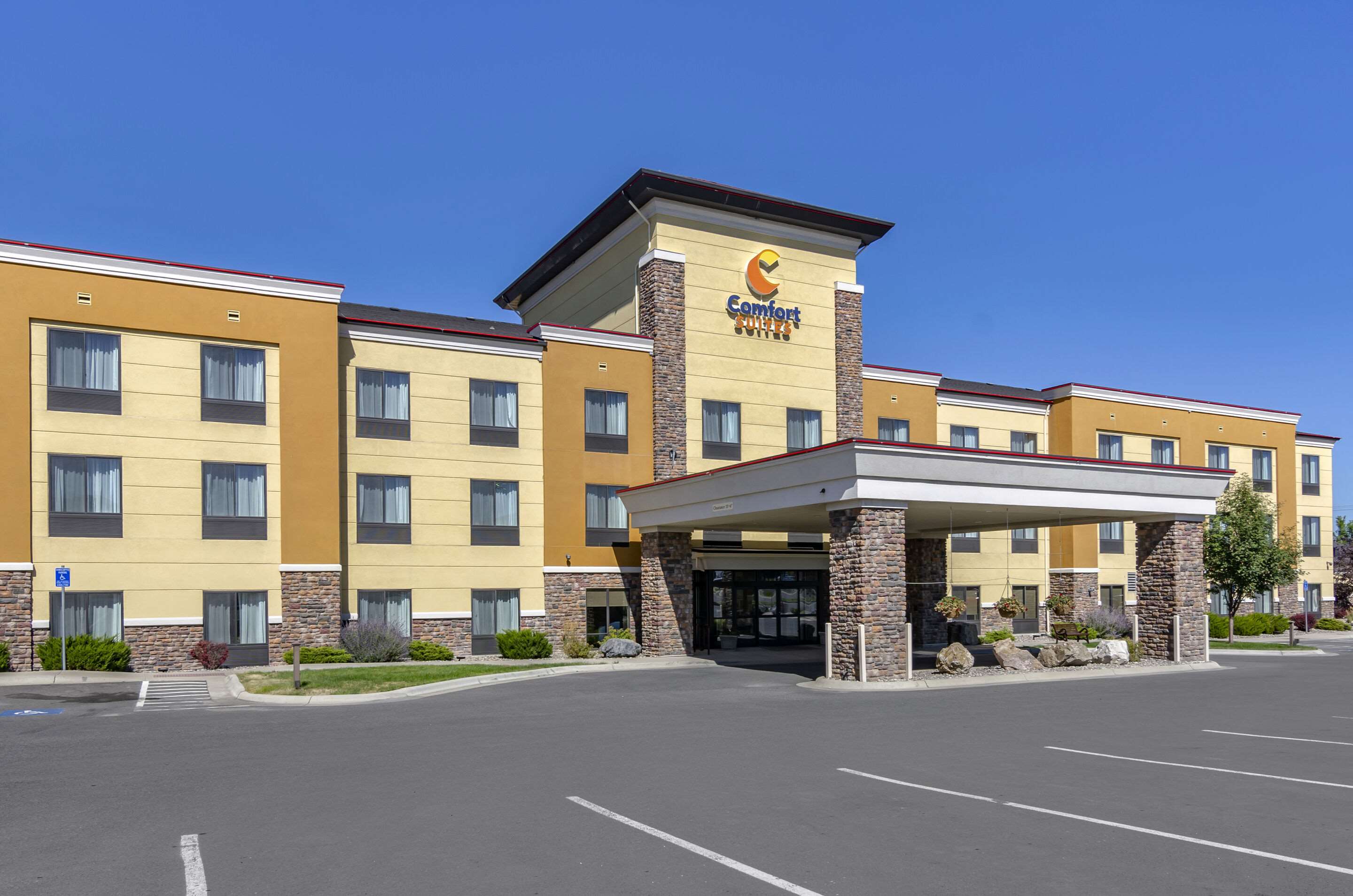 Hotel exterior | Comfort Suites Helena Airport