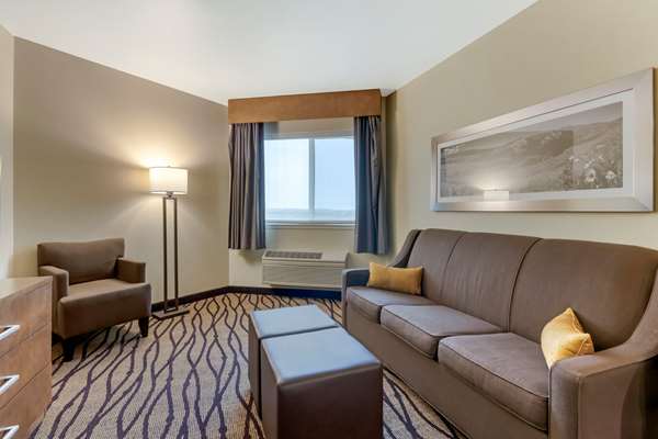 Suite - Comfort Inn & Suites Great Falls Airport