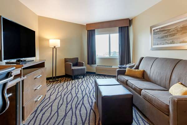 Suite - Comfort Inn & Suites Great Falls Airport