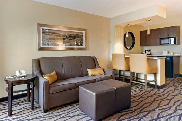 Suite - Comfort Inn & Suites Great Falls Airport