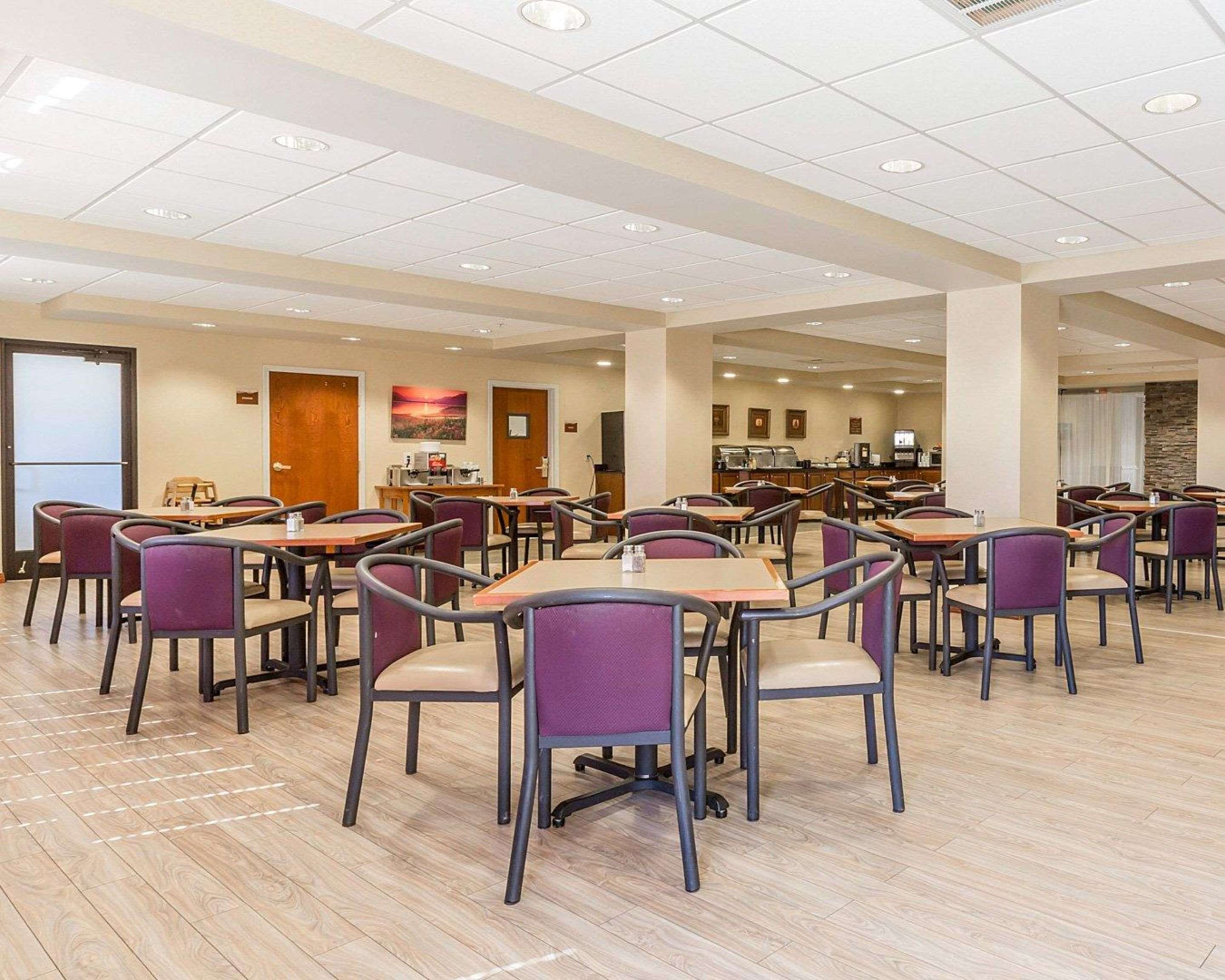 Spacious breakfast area | Big Horn Resort, Ascend Hotel Collection