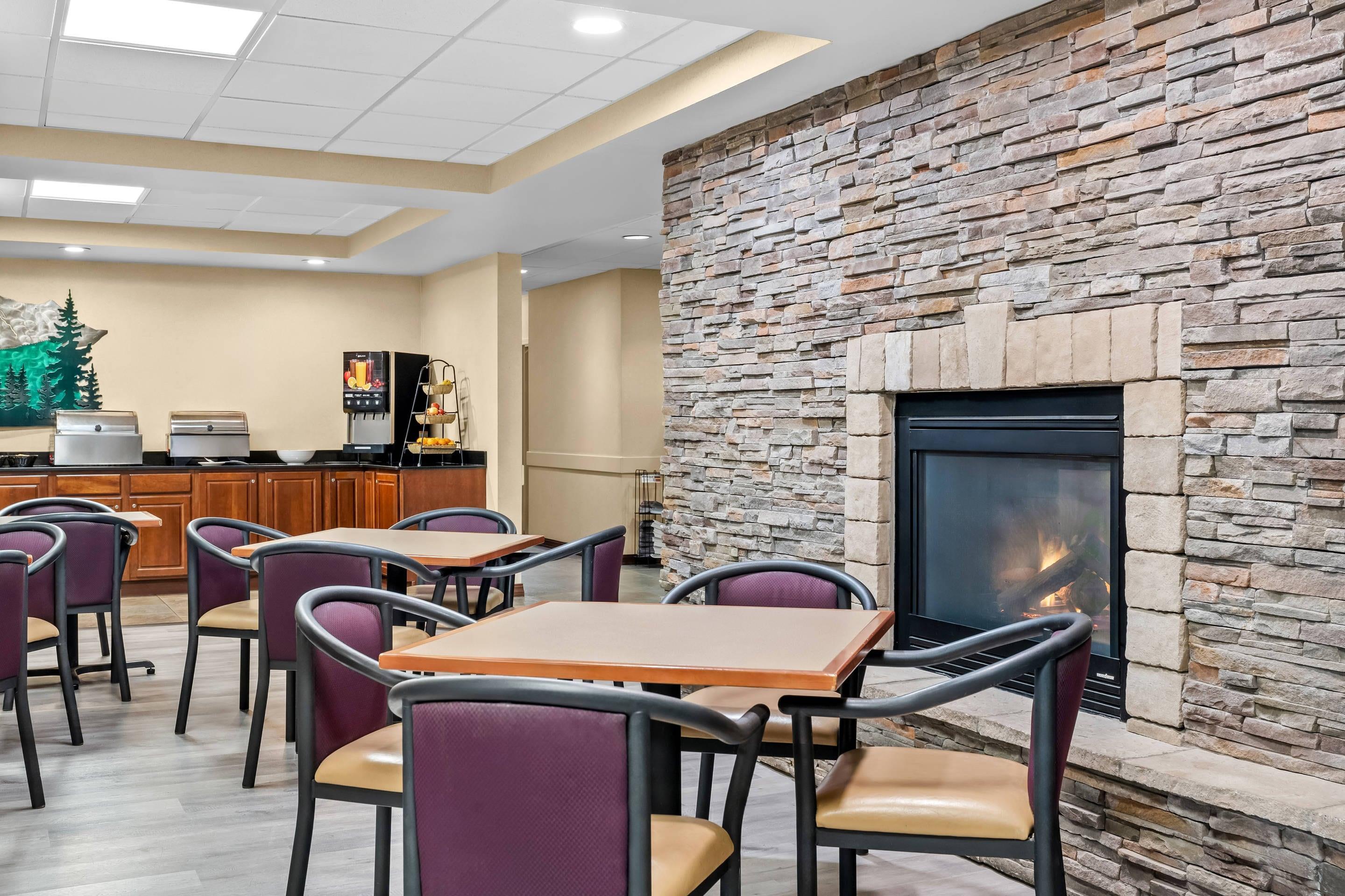 Breakfast area | Big Horn Resort, Ascend Hotel Collection