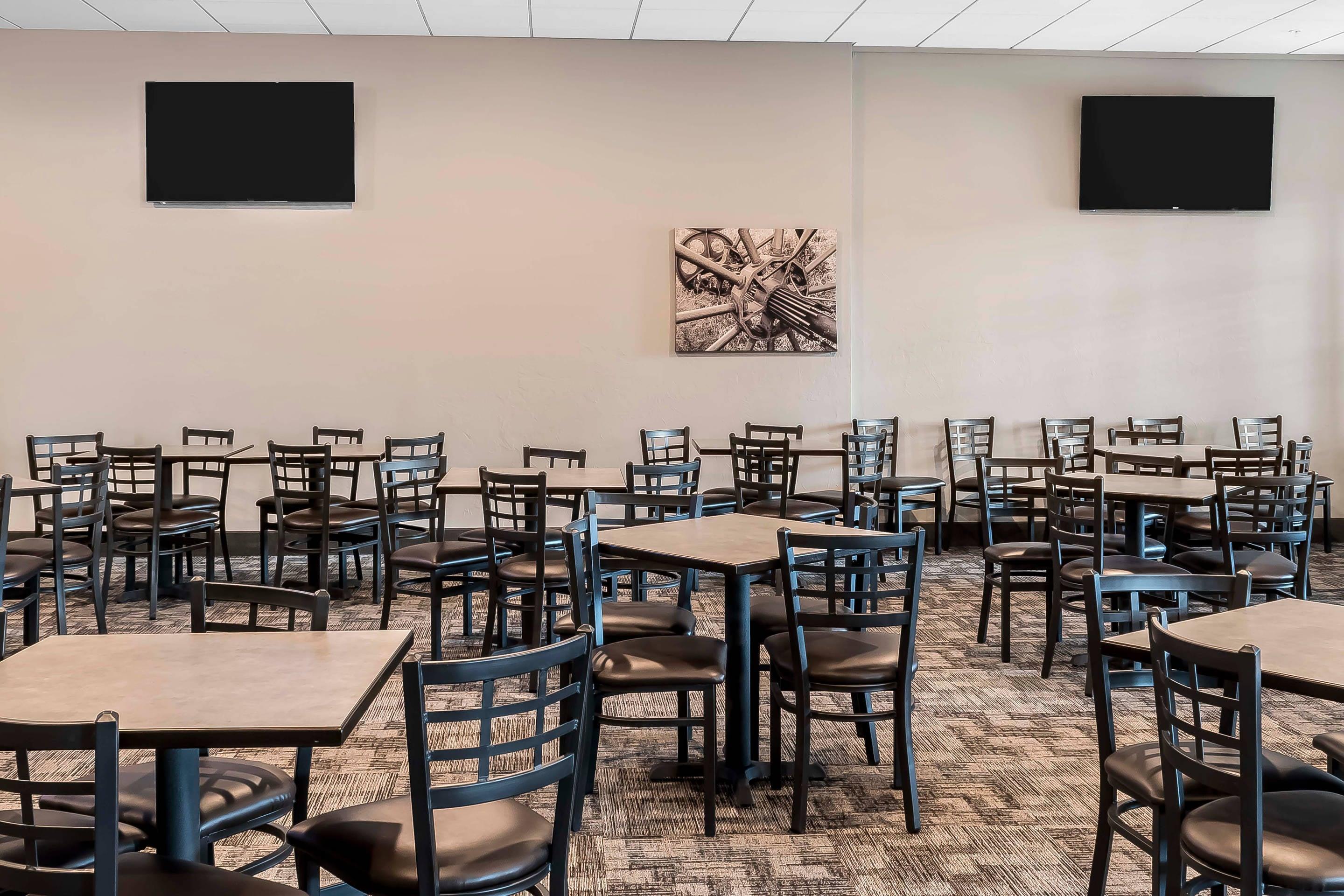 Breakfast area | Copper King Convention Center, Ascend Hotel Collection