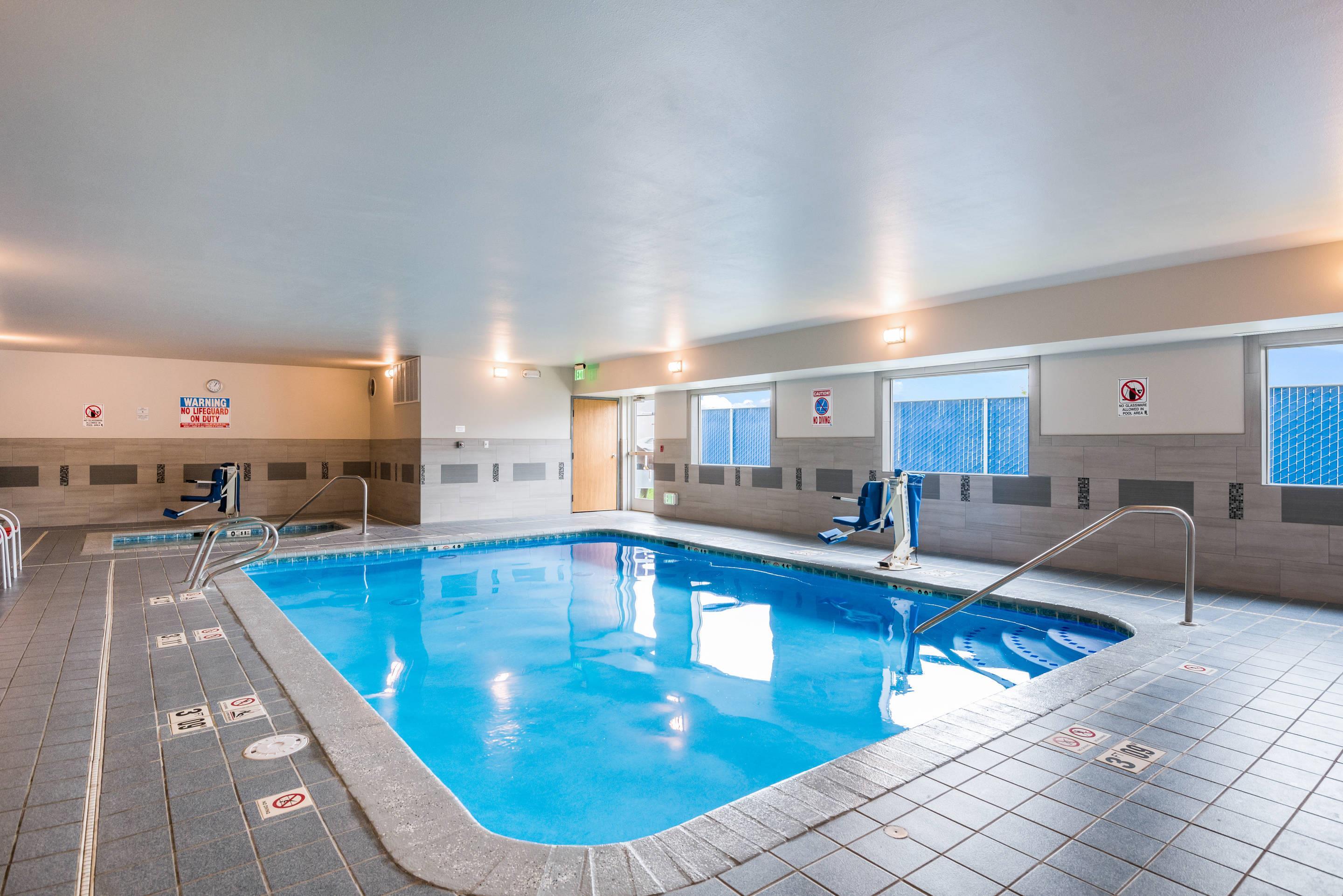 Indoor pool | Quality Inn & Suites