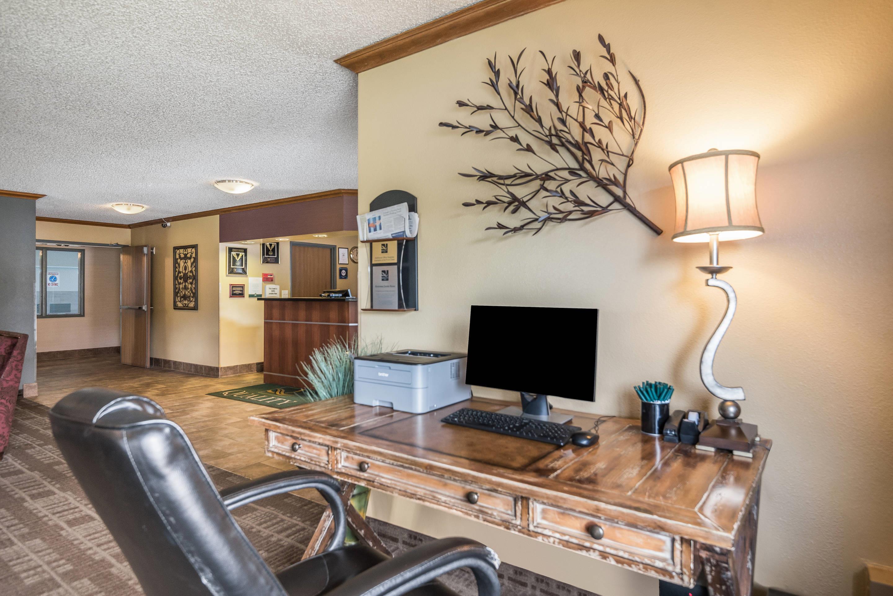 Business center | Quality Inn & Suites