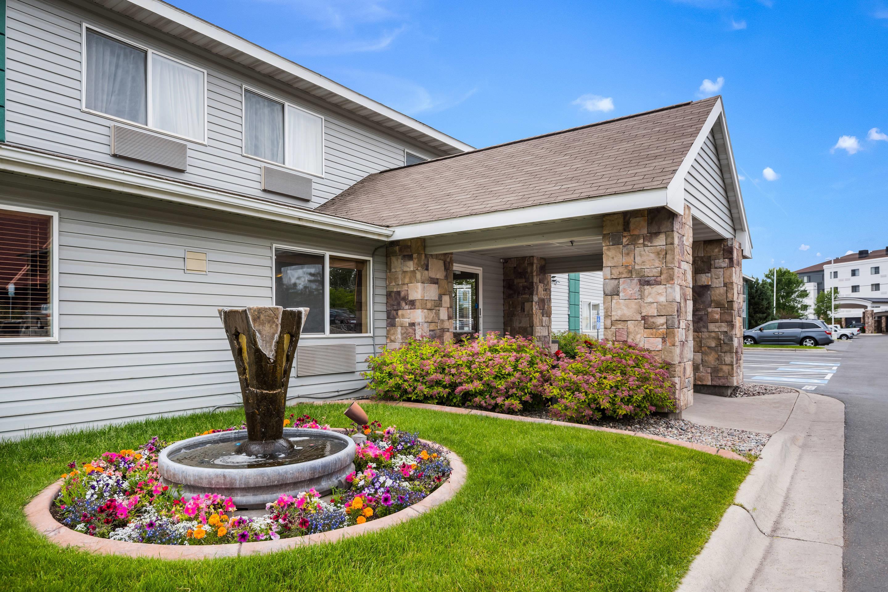 Hotel exterior | Quality Inn & Suites