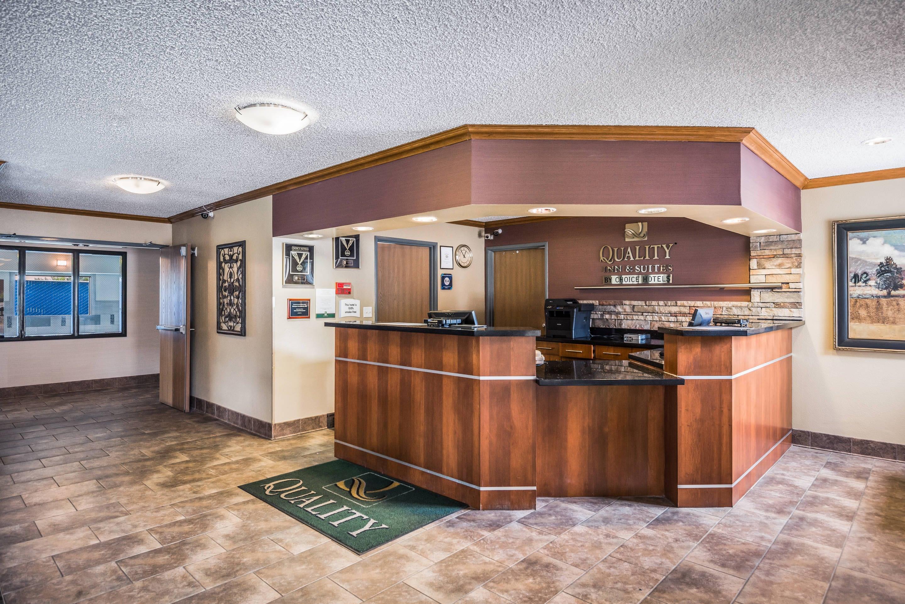Front desk | Quality Inn & Suites