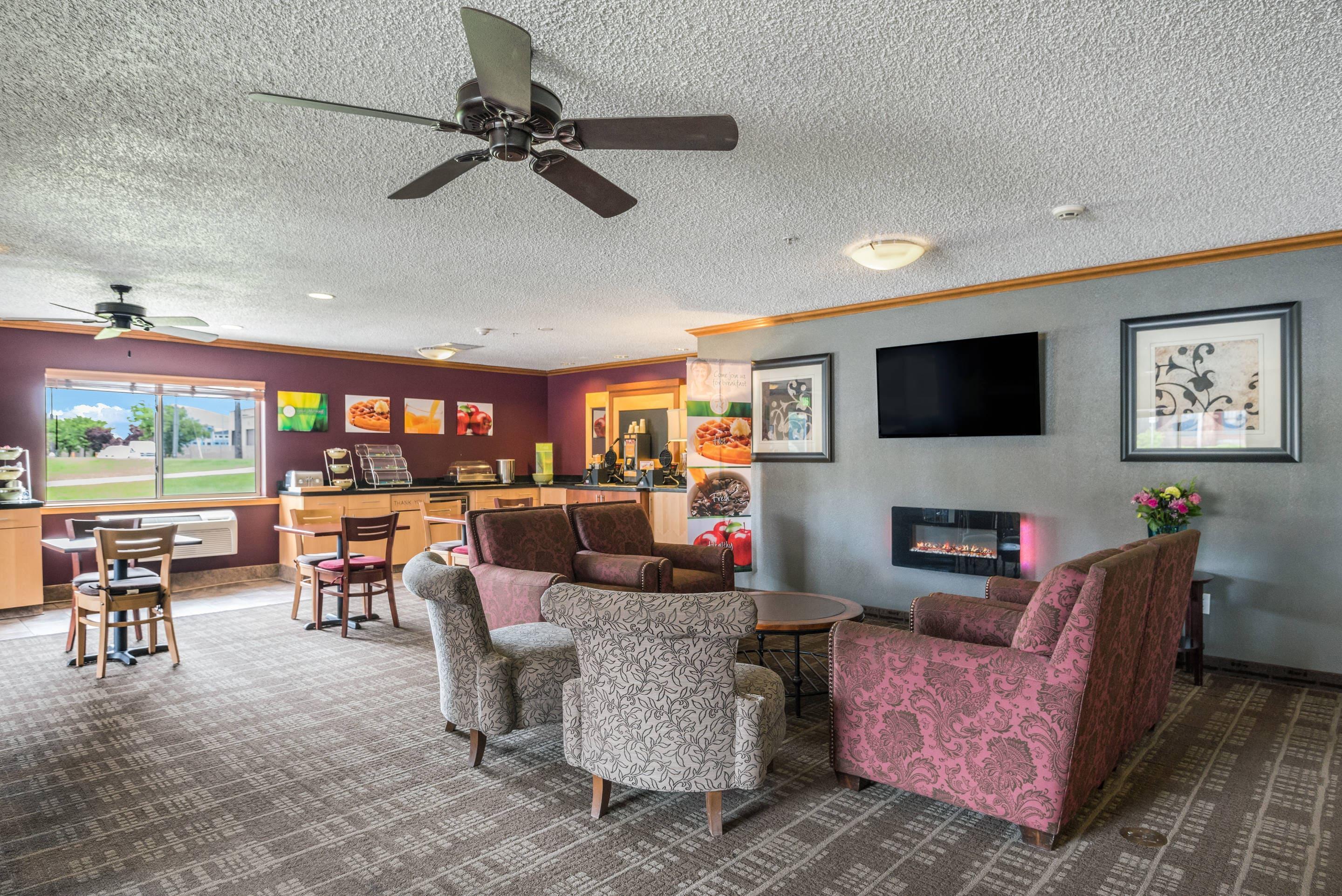 Hotel lobby | Quality Inn & Suites