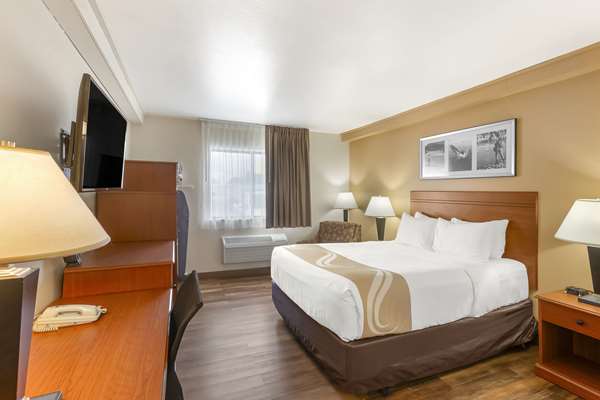 Suite - Quality Inn Hamilton